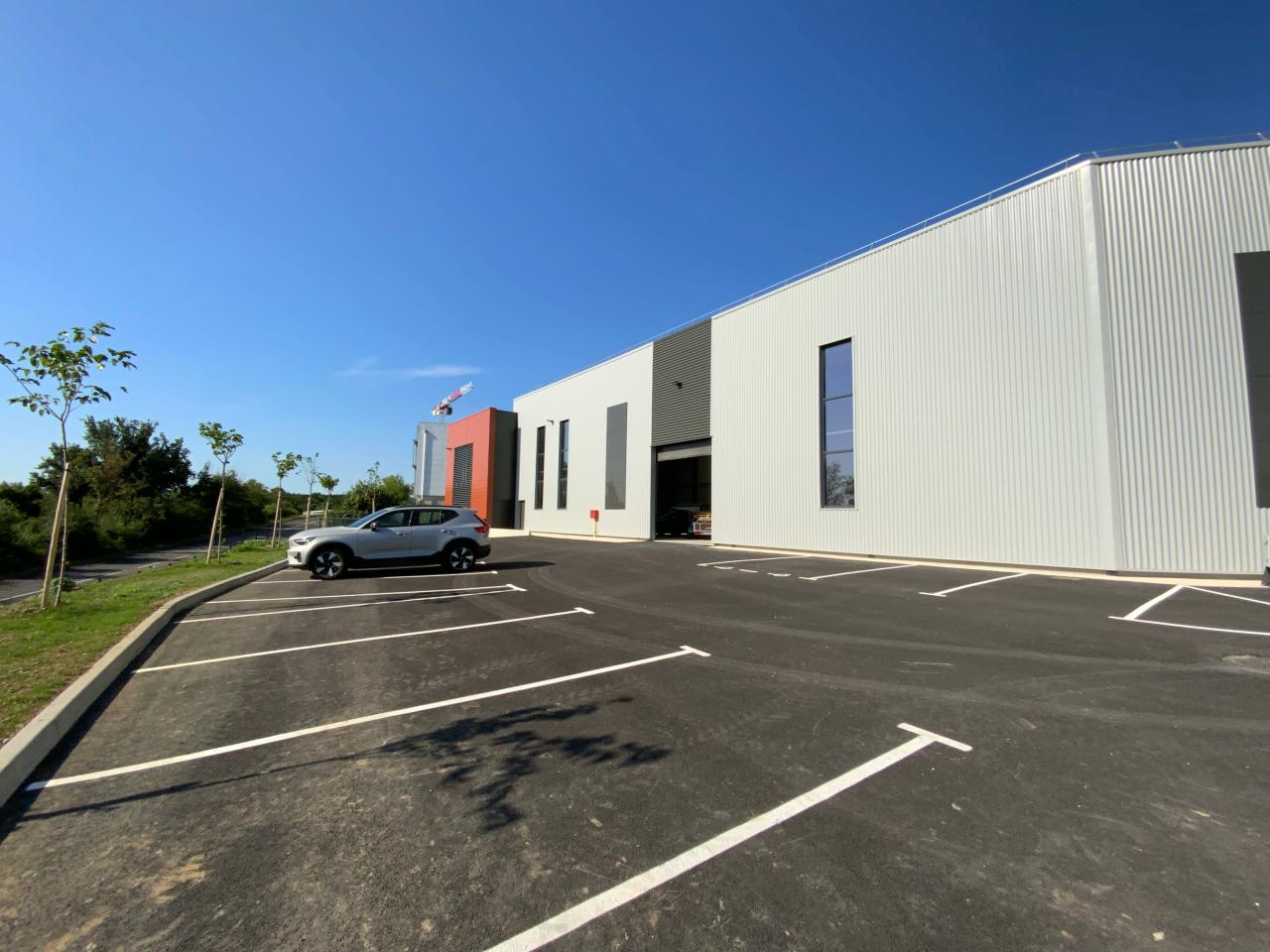 Local d'activité Saint-Quentin-Fallavier 969m² Vente local d'activité Saint-Quentin-Fallavier Isère OVACT2203238 0